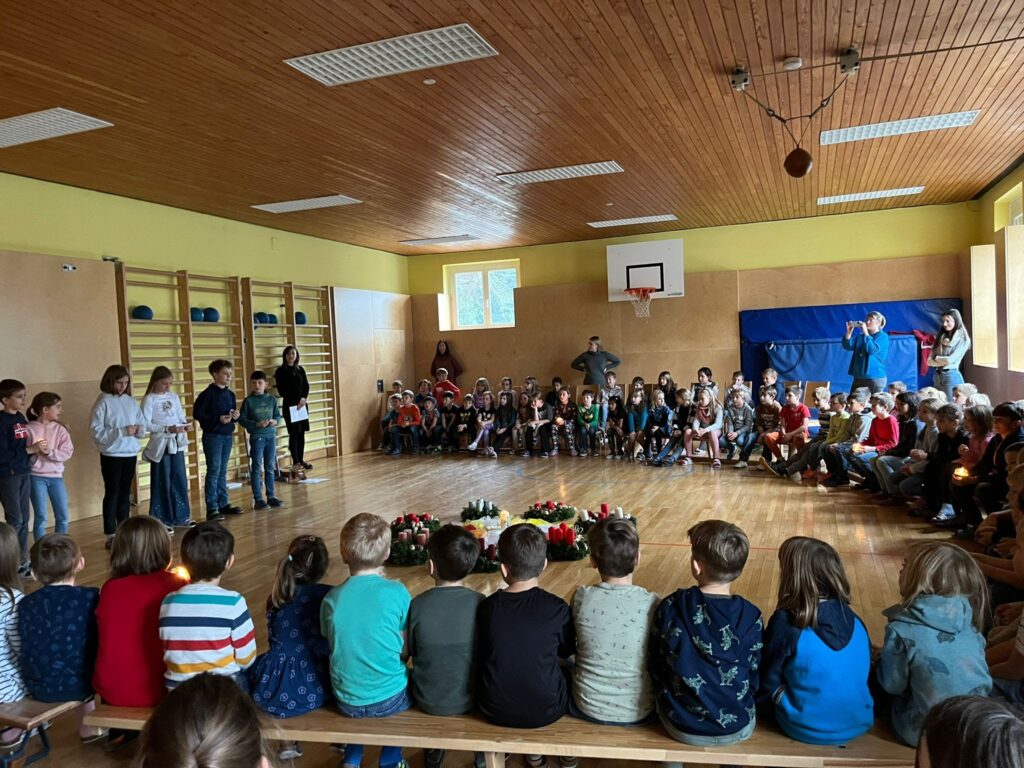 Segnung der Adventkränze Segnung der Adventkränze