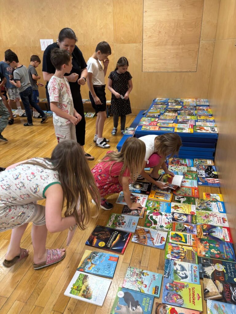 Bücher-Tausch-Bazar an der VS Tobelbad: Lesen fördern und nachhaltig handeln Bücher-Tausch-Bazar an der VS Tobelbad: Lesen fördern und nachhaltig handeln