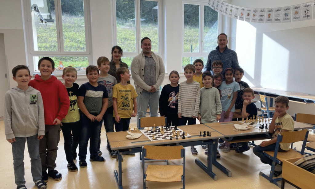 Eröffnung des Schachklubs an der Volksschule Tobelbad Eröffnung des Schachklubs an der Volksschule Tobelbad